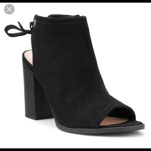 Lauren Conrad Peep toe bootie